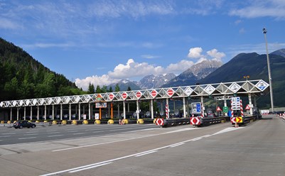 Mautstelle Schönberg auf der A 13 Brenner Autobahn